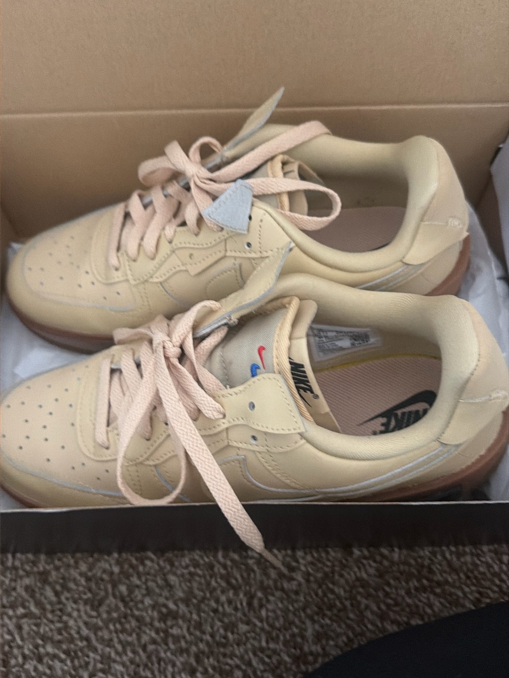 Nike Women’s Air Force 1 Fontanka